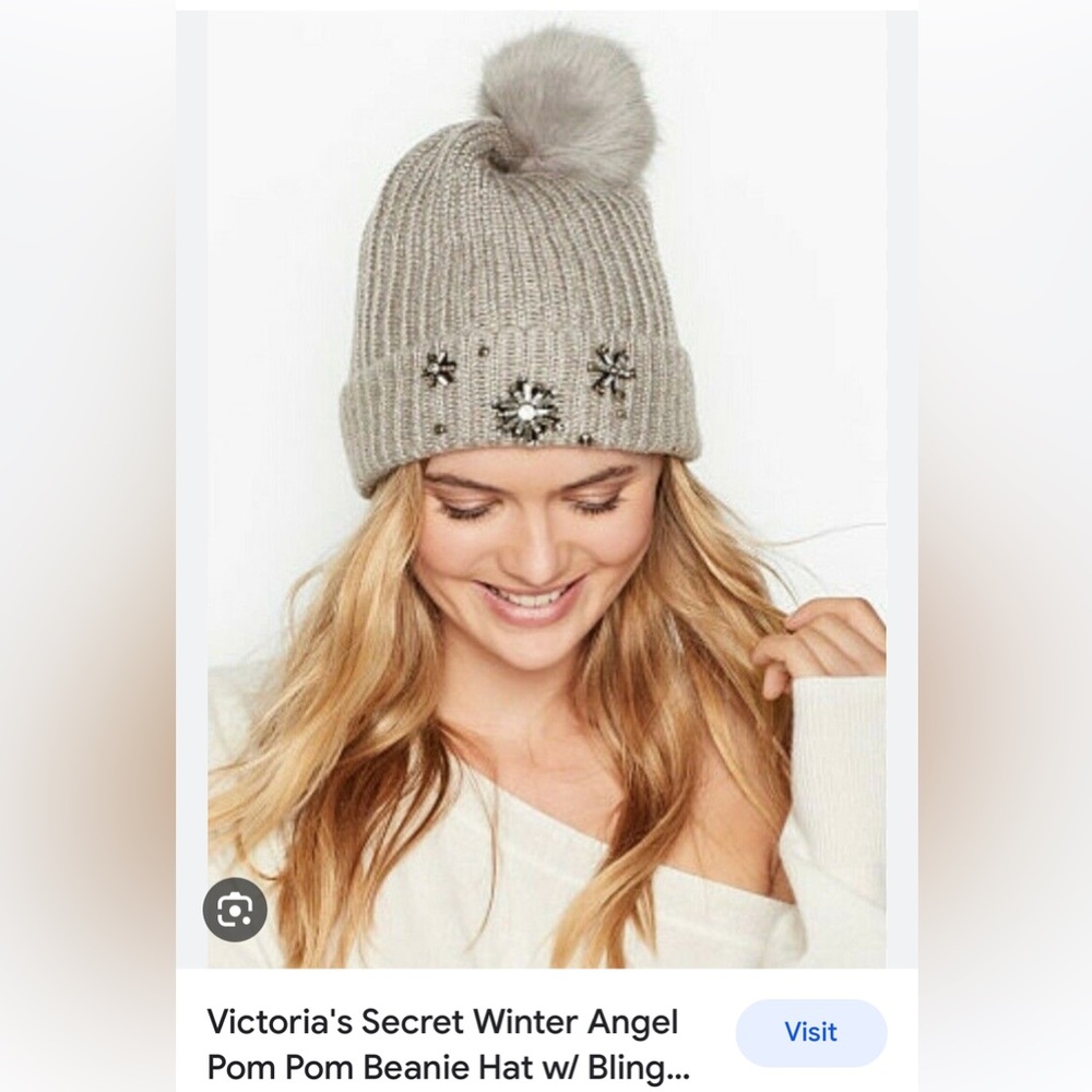 🩶 new VICTORIA’S SECRET gray snowflake rhinestone bling Pom Pom beanie hat- NWT